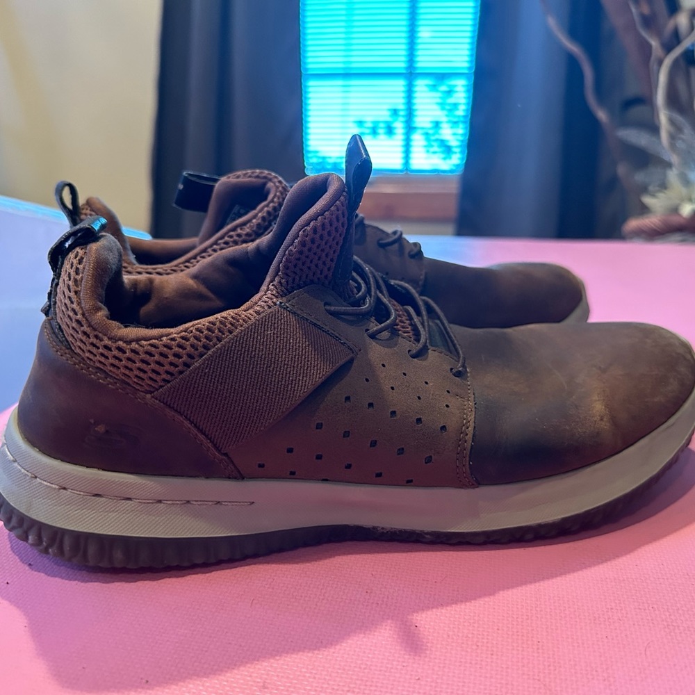 Skechers Delson Axton Men’s size 9